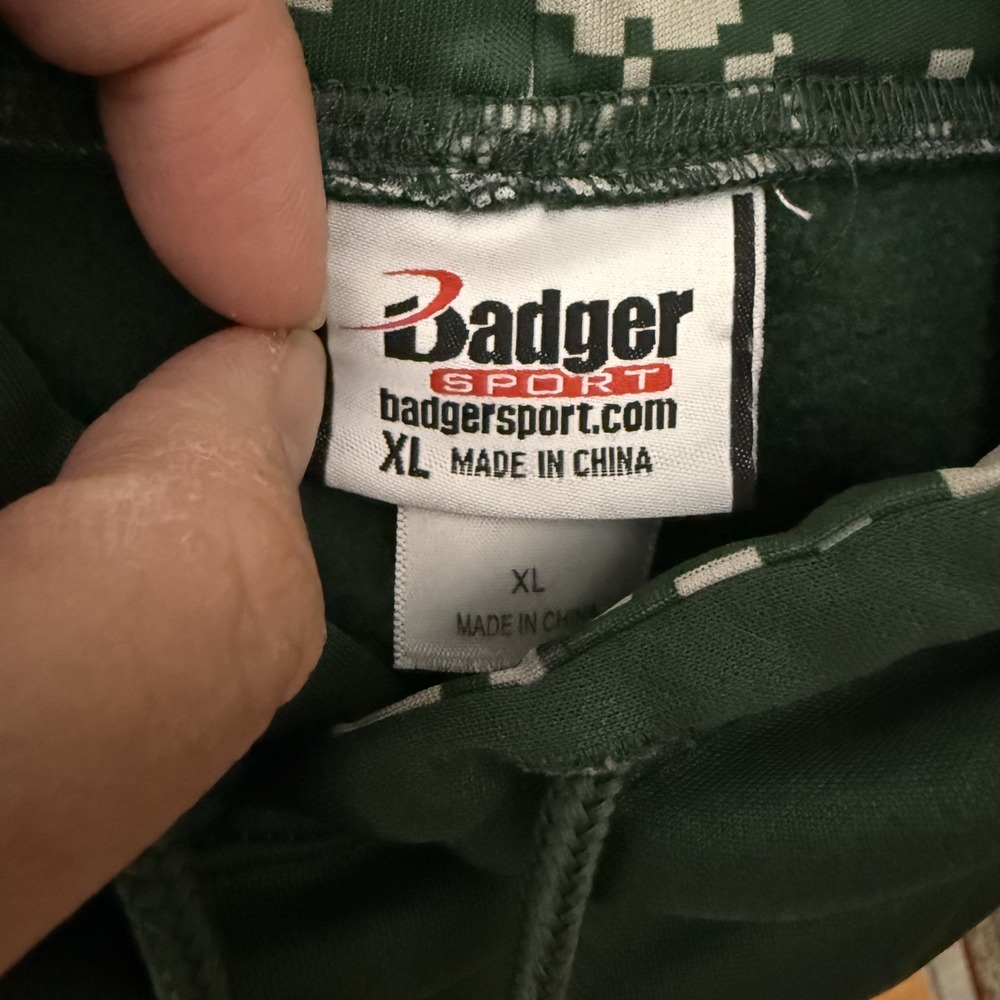 Badger Sport Mens Camo Colorblock Pullover Hoodie Tractors Green Size XL - Picture 3 of 3
